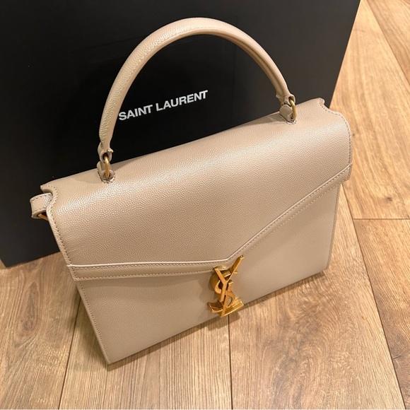 * SOLD * YVES SAINT LAURENT Cassandra Medium top handle bag - Picture 5 of 17